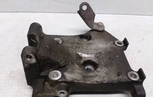 Nissan Primera A/C compressor mount bracket 11910BM7700