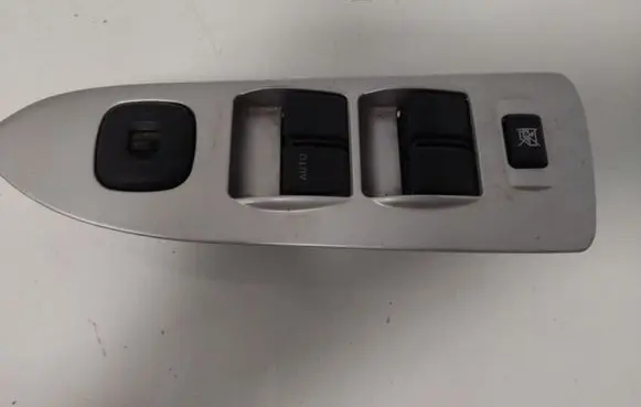 Mazda Premacy Electric window control switch C8HD172