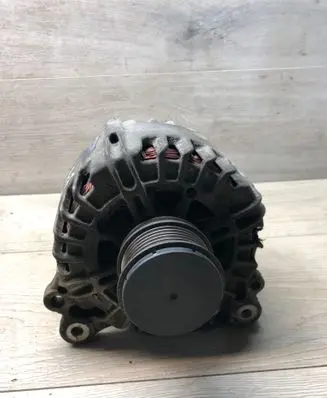 Volkswagen PASSAT B7 Generator/alternator 03L903023B 2608426A 310049084