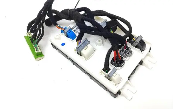 Maserati Ghibli Comfort/convenience module 68226670AA YH240400537 68230066AA