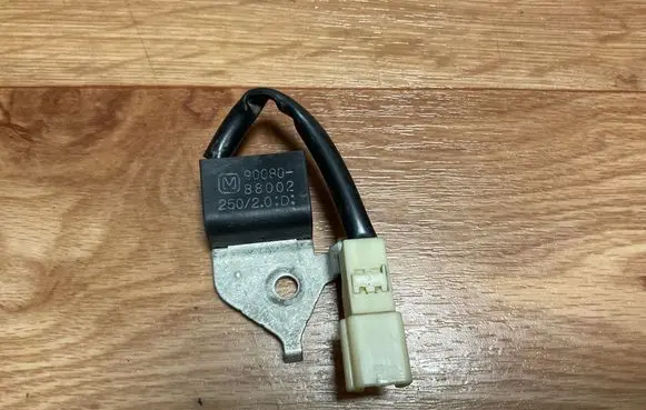 Toyota Avensis T250 Sensor 9008088002
