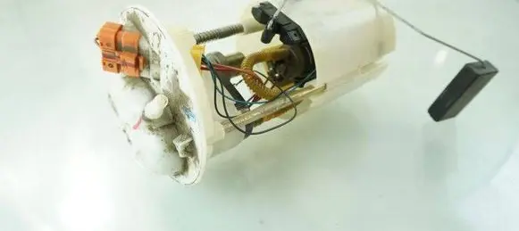 Suzuki Swift I In-tank fuel pump