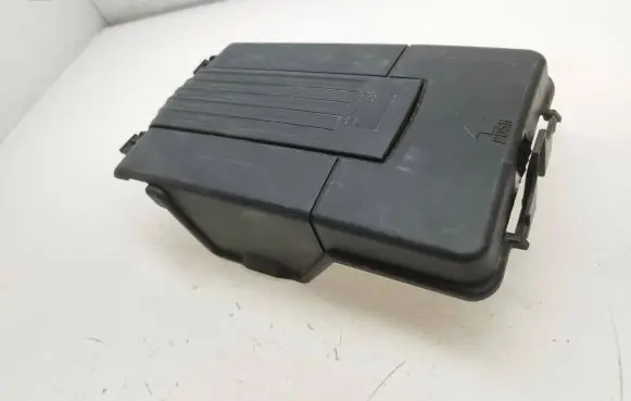 Volkswagen PASSAT B7 Battery box tray cover/lid 3C0915443A