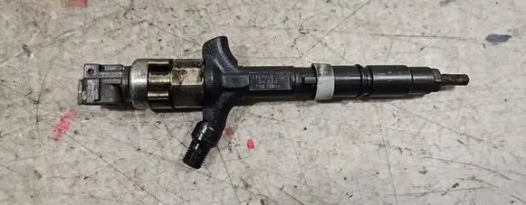 Toyota RAV 4 (XA30) Fuel injector 2367027030
