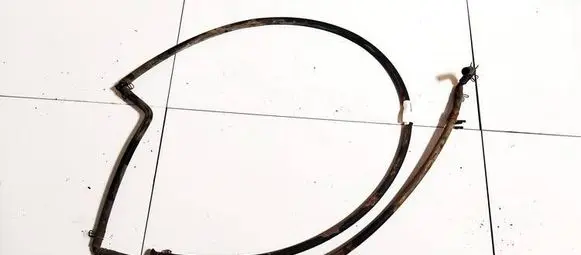 Engine coolant pipe/hose