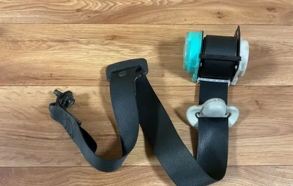 Nissan Note (E11) Rear seatbelt 88845BH05A AF410 045520