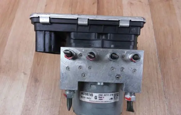 Mitsubishi Outlander ABS Pump 4670B745