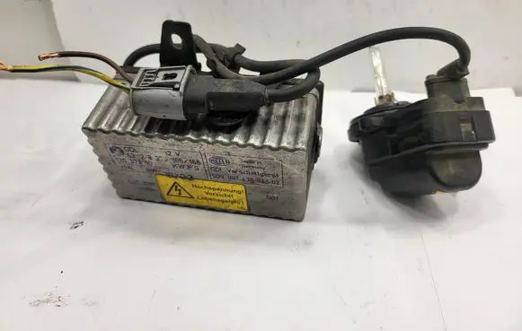 BMW 5 E39 Headlight ballast module Xenon 63128373 5DV0074300102