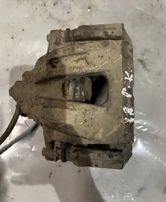 Jeep Cherokee III KJ Front brake caliper