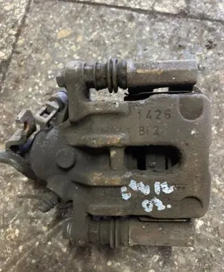 Honda CR-V Rear brake caliper