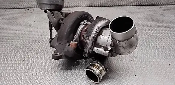 Toyota Avensis T250 Turbo 172010R020