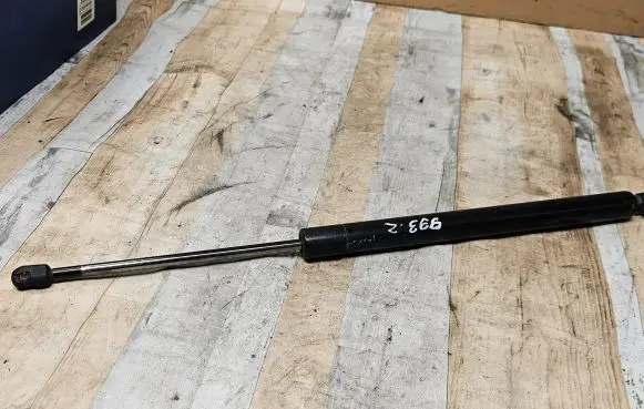 Seat Alhambra (Mk1) Tailgate/trunk strut/damper 7M0827550G
