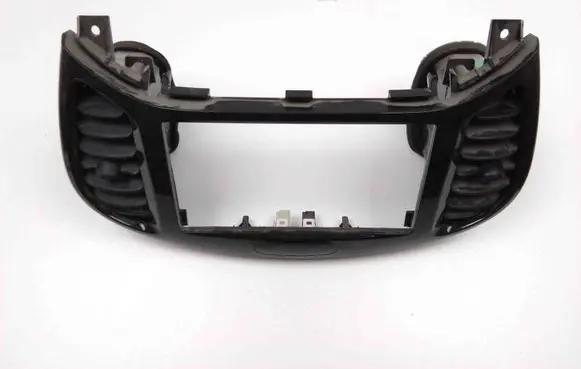 Nissan Juke I F15 Dashboard air vent grill cover trim 687501KE0A