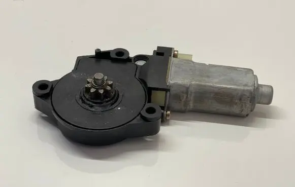 KIA Cerato Front door window regulator motor