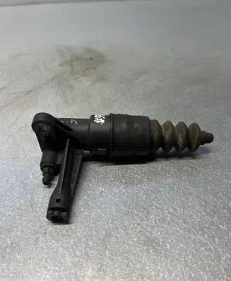 Clutch slave cylinder