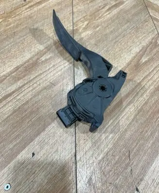 Opel Insignia A Accelerator throttle pedal 6PV00976500 02112009 13237352