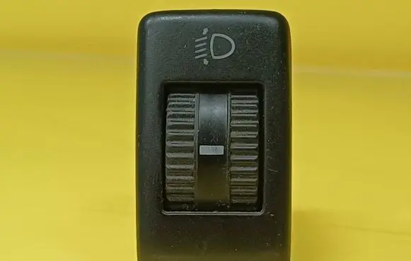 Volkswagen Golf II Headlight level height control switch 191941333