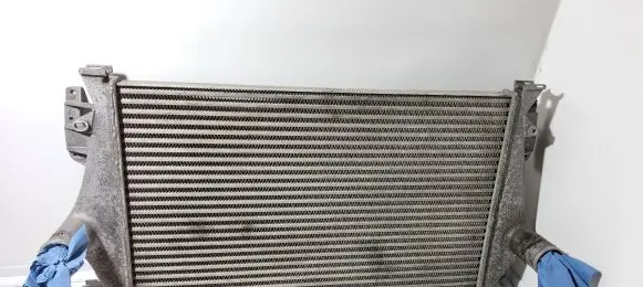 Audi A8 S8 D2 4D Intercooler radiator 4D0145805B