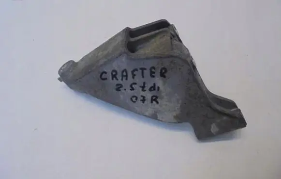 Volkswagen Crafter Engine mounting bracket