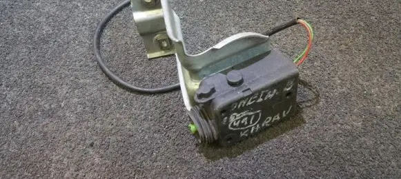 Opel Omega B1 Central locking motor 