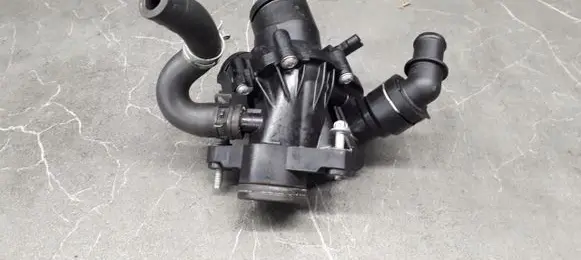 Mercedes-Benz C W205 Thermostat housing a2742001382