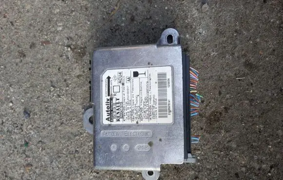 Renault Scenic II - Grand scenic II Airbag deployment crash/impact sensor