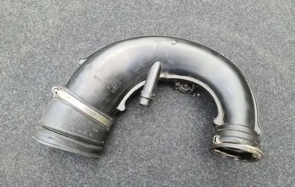 BMW 5 G30 G31 Air intake hose/pipe 8613153 72336170 1750610A