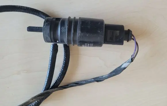 Mercedes-Benz Sprinter W906 Windscreen/windshield washer pump 2218690121
