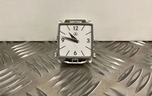 Mercedes-Benz E W212 Clock A2188270070