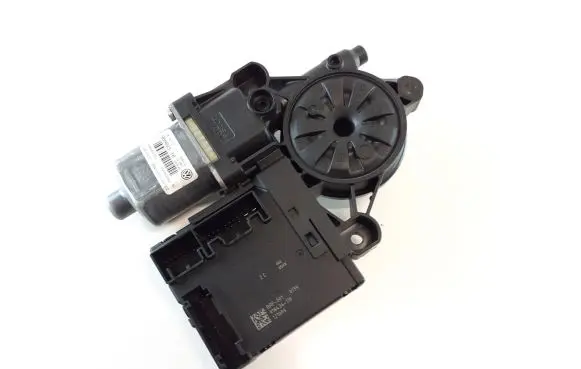 Volkswagen PASSAT B7 Front door window regulator motor 3AA959702A 3C0959792C