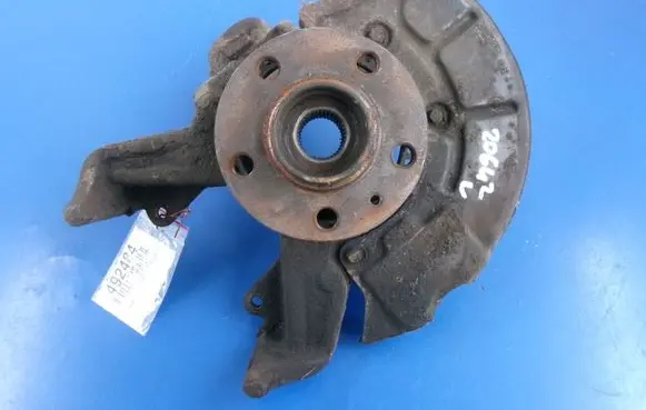 Seat Leon (1M) Front wheel hub spindle knuckle