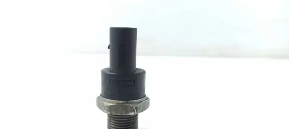 Mercedes-Benz ML W164 Fuel pressure sensor A0041536728 0281002504