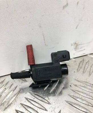BMW 1 F20 F21 Turbo solenoid valve 70231800 12T275 7810831