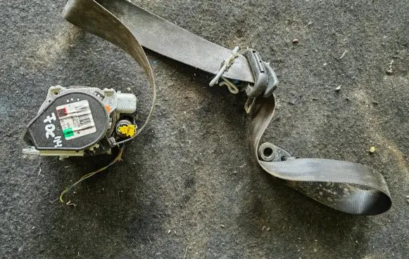 Ford Focus Front seatbelt 617232000 006R000