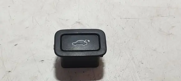 Volvo XC70 Tailgate opening switch 31264960