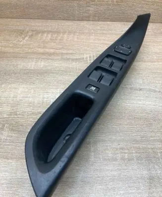Mazda 6 Electric window control switch GJ6A684L6 183608