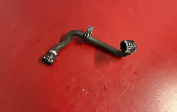 BMW iX Engine coolant pipe/hose 8475129 17128475129