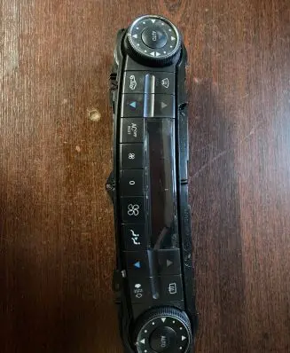 Mercedes-Benz E W211 Climate control unit 2118300685 Q00072602
