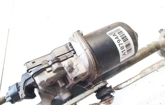 Toyota Corolla Verso AR10 Wiper motor 851100f020