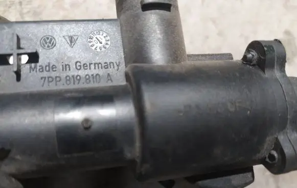 Volkswagen Touareg II Coolant heater control valve 7PP819810A