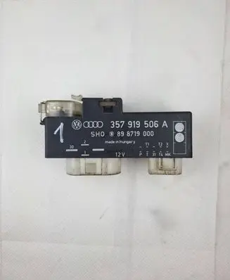 Volkswagen PASSAT B4 Coolant fan relay 357919506A 898719000