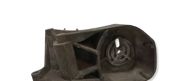 Volvo V70 Engine mounting bracket 9209958