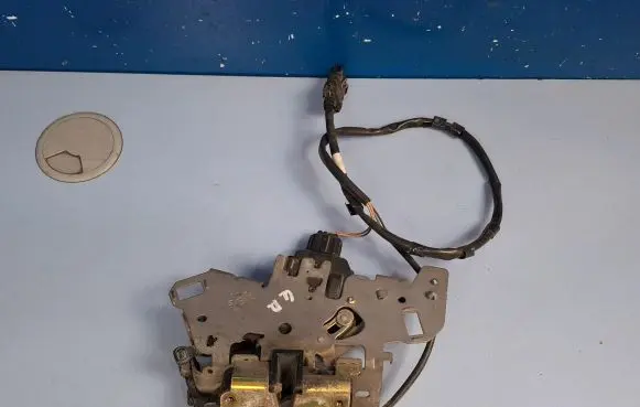 Chrysler Voyager Rear door lock 5019052AC