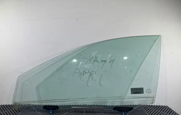 Toyota Auris E180 Front windscreen/windshield window 