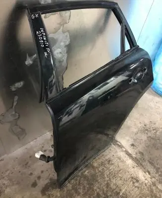 Infiniti FX Rear door