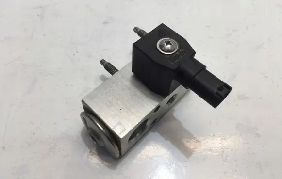 Peugeot 3008 II Air conditioning (A/C) expansion valve 29035425