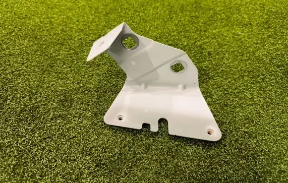 Fender mounting bracket