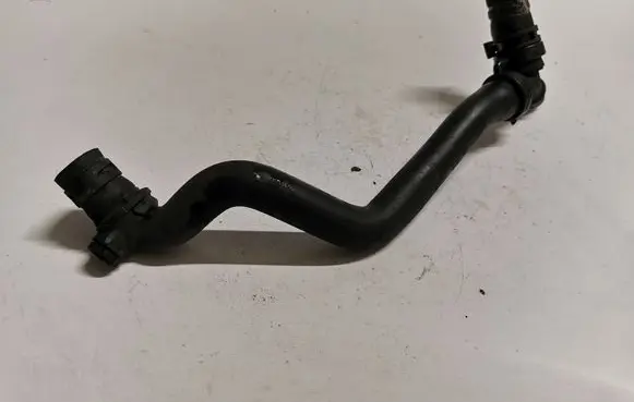 Ford Mondeo MK IV Engine coolant pipe/hose