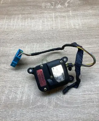 Audi A6 S6 C4 4A Air flap motor/actuator 4A0820511 0132801018