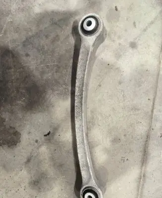 BMW M5 F90 Rear upper control arm/wishbone 7857061